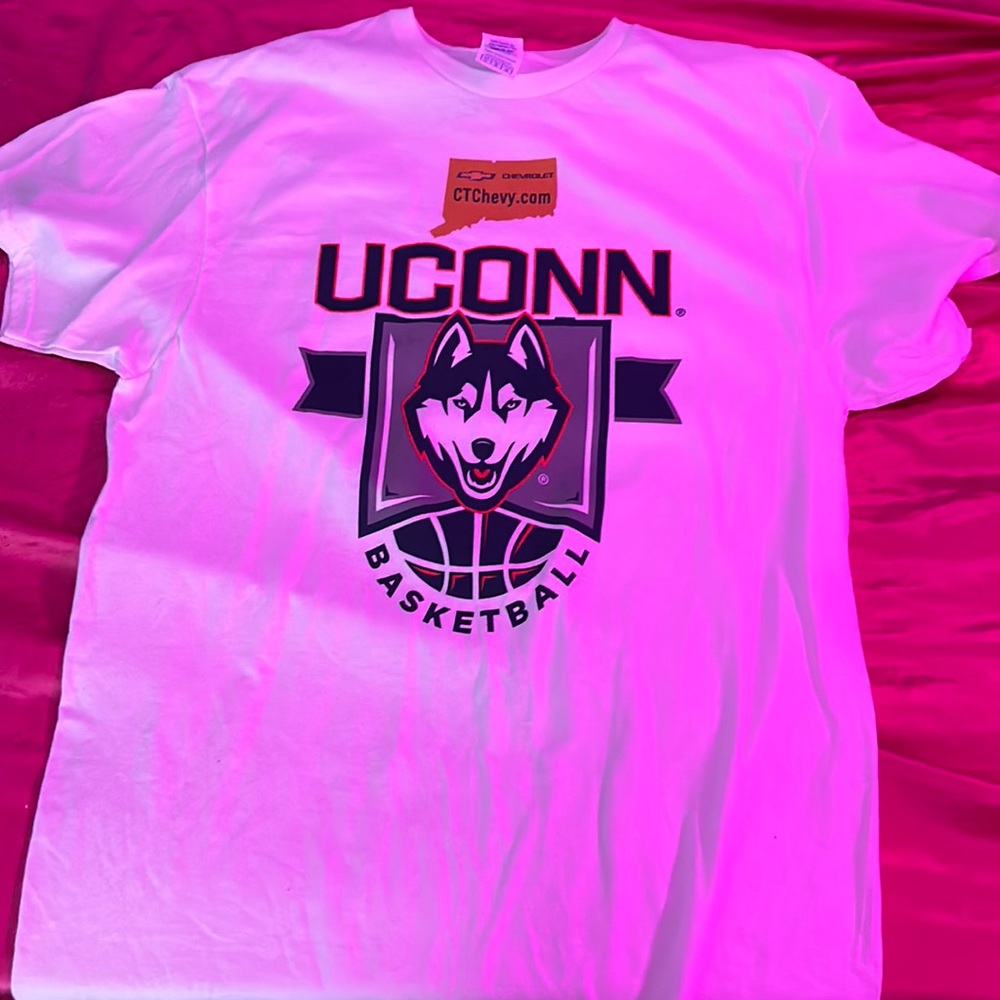 UConn basketball T-shirt